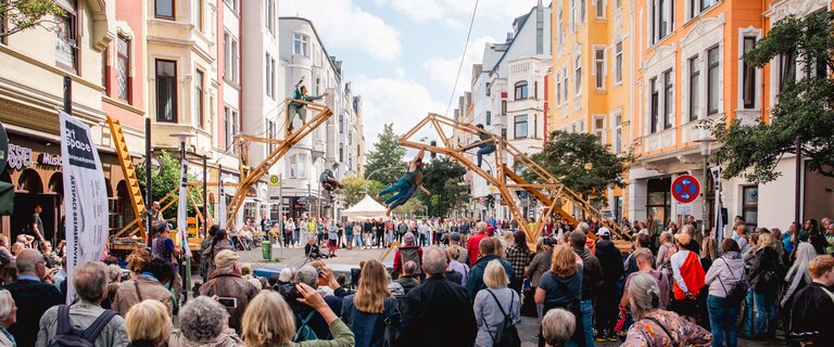 Menschen in der Stadt | © Ralf Masorat