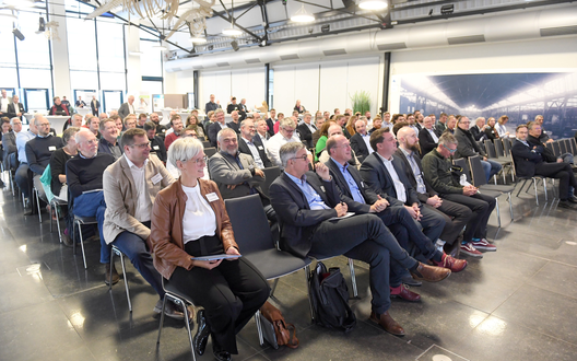 Das 5. Wasserstoff-Symposium in Bremerhaven hat sich den zentralen Fragen der maritimen Wirtschaft gewidmet | © BIS/Scheer