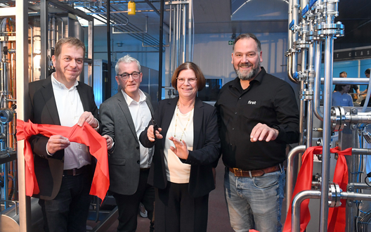 Das first in Bremerhaven wurde eröffnet: Senatorin Kristina Vogt gemeinsam mit Jörg Rugen, Jörg Peters und Markus von Bargen | © Scheer