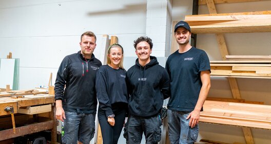 Die "Nauwerk" Tischlerei ist ein innovative Jungunternehmen, das von jungen Leuten unter modernen Arbeitsbedingungen geführt wird.